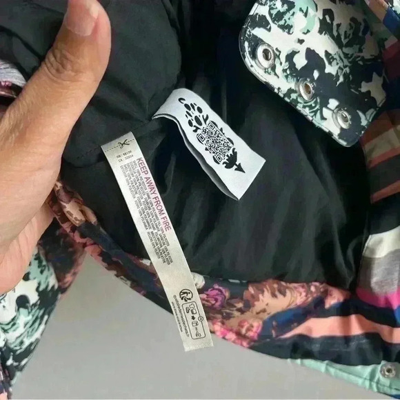 FP Movement Women's Bunny Slope Printed Puffer Jacket‎ Size M NWOT - Picture 16 of 16